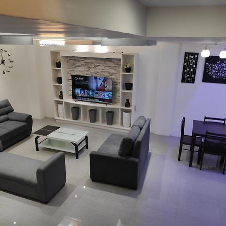 Tagaytay Staycation By Naya And Darla W Free Swimming Pool, Wifi & Netflix Tagaytay City Exteriör bild