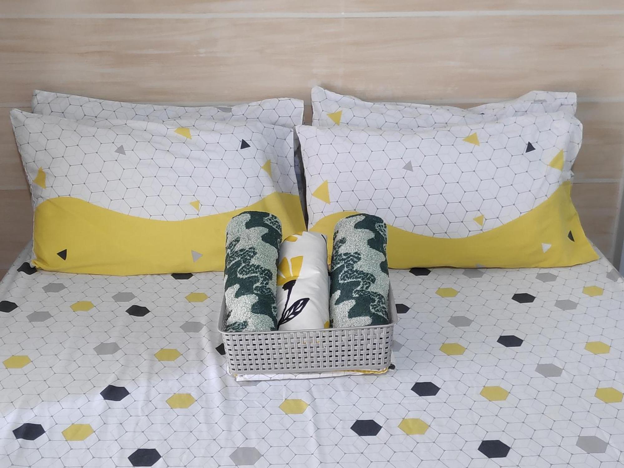 Tagaytay Staycation By Naya And Darla W Free Swimming Pool, Wifi & Netflix Tagaytay City Exteriör bild
