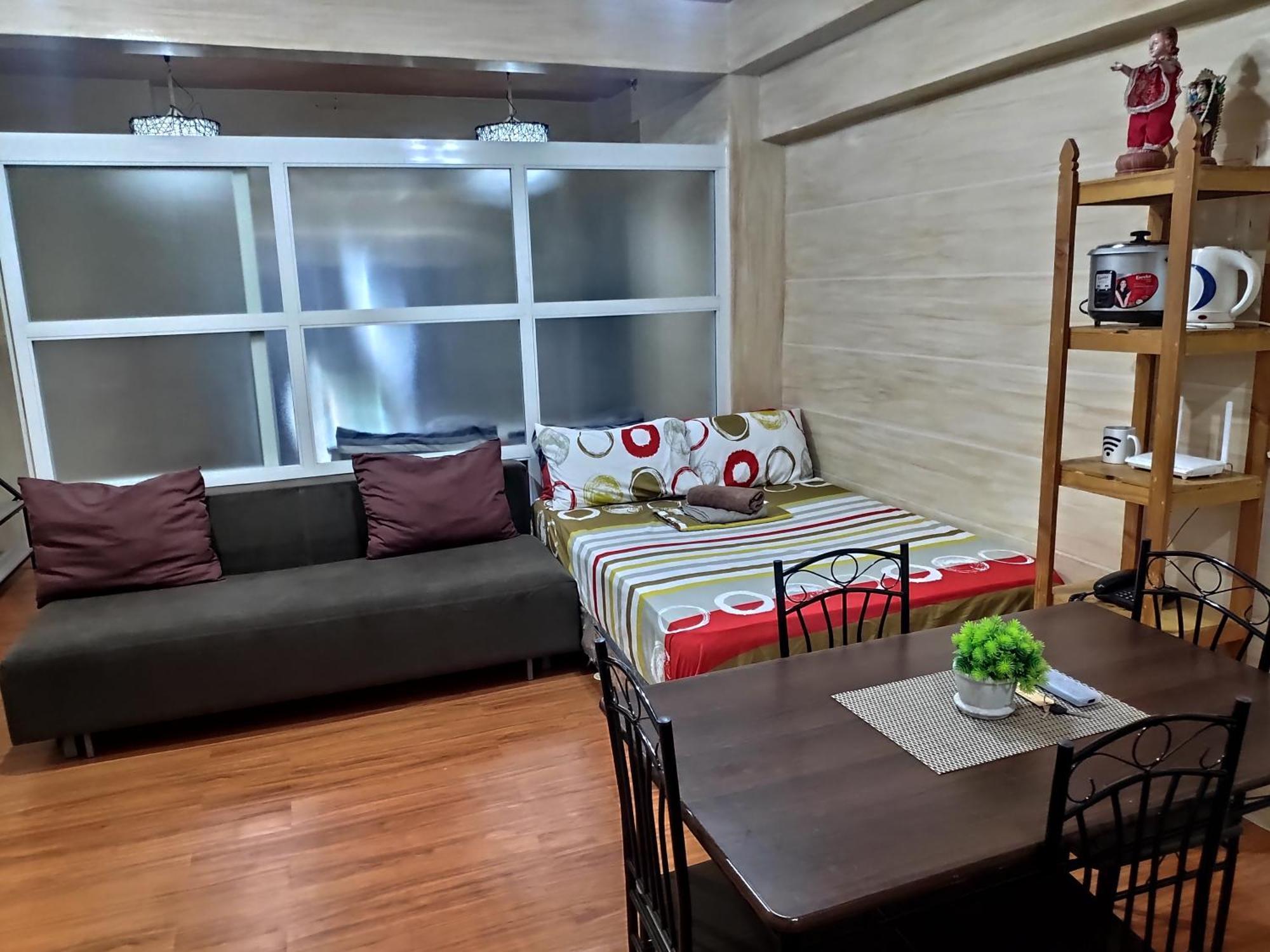 Tagaytay Staycation By Naya And Darla W Free Swimming Pool, Wifi & Netflix Tagaytay City Exteriör bild