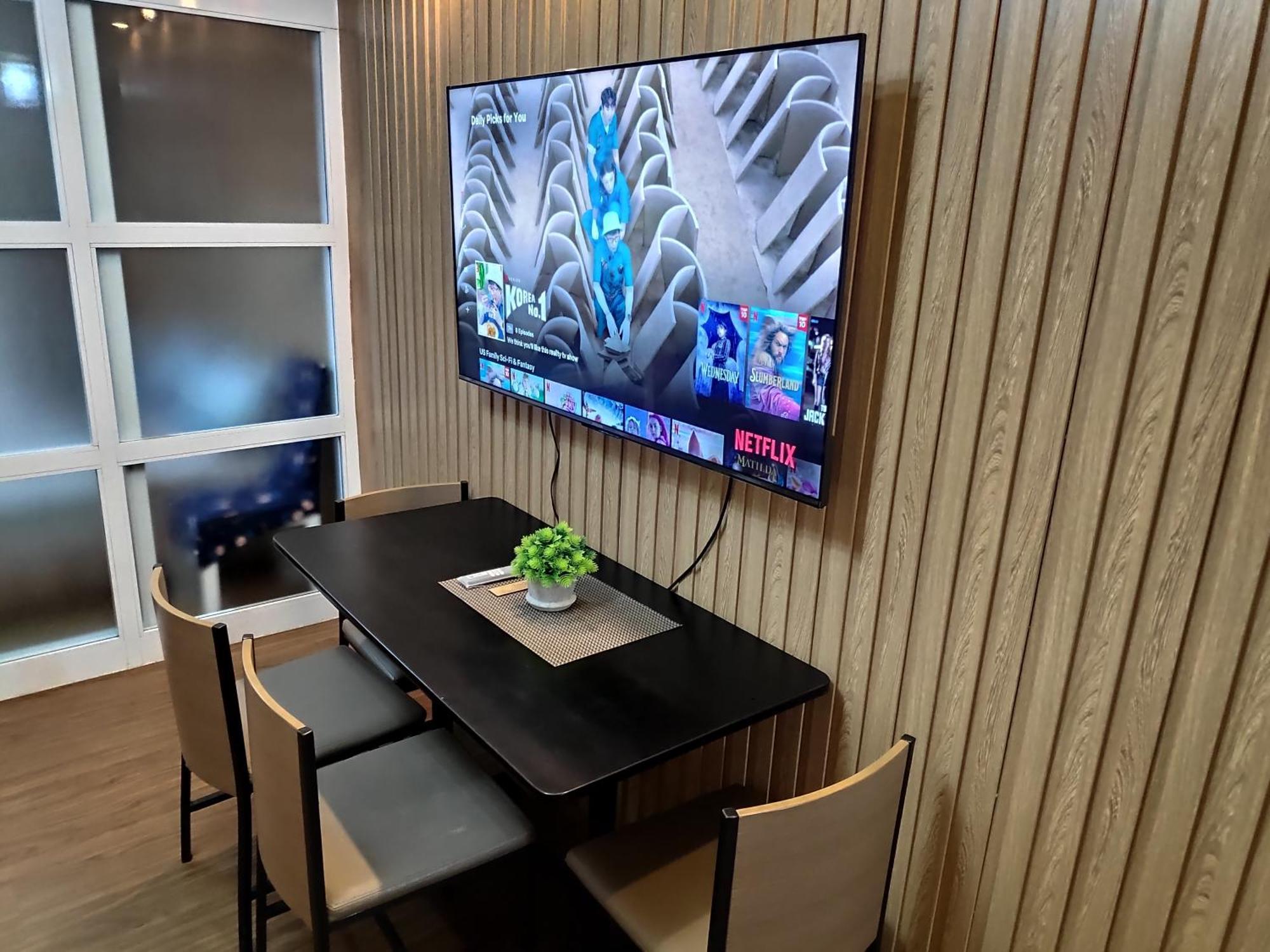 Tagaytay Staycation By Naya And Darla W Free Swimming Pool, Wifi & Netflix Tagaytay City Exteriör bild